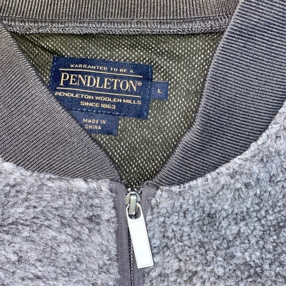 Pendleton Sherpa Fleece Umatilla Camp Vest EUC Size Large - Picture 5 of 9